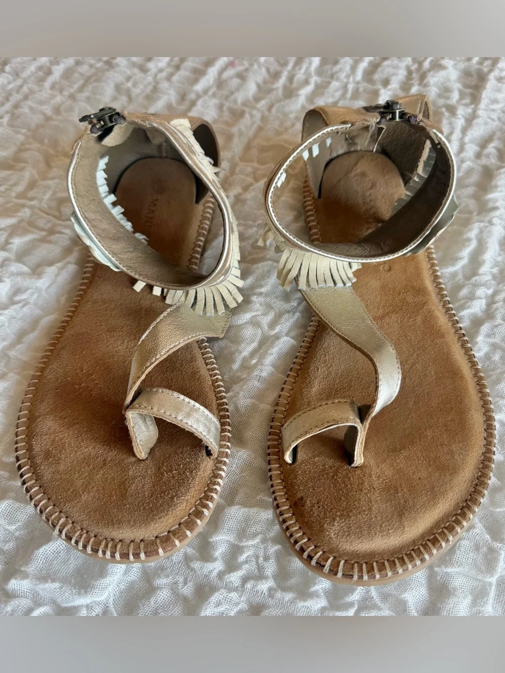 Manitobah Wasaga Ankle Sandals 8 Metallic Leather Fringe Floral Comfort